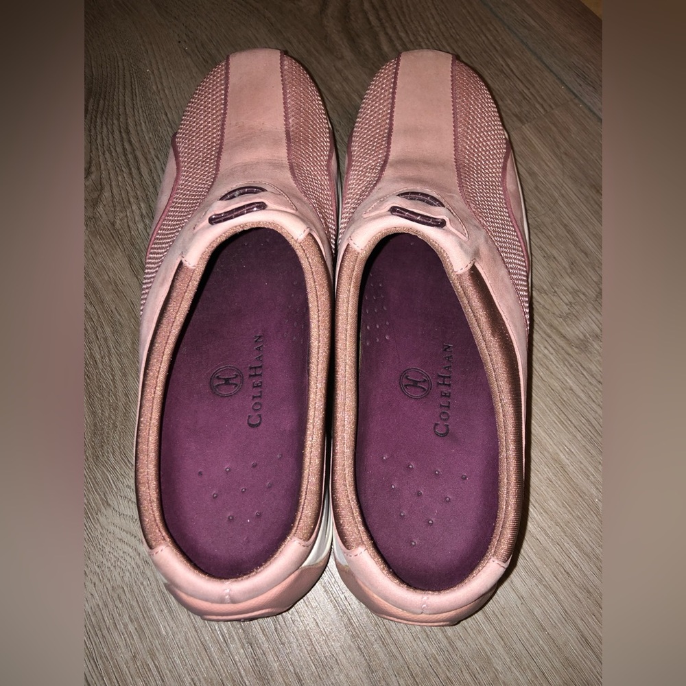 Gently worn Cole‎ Haan/Nike croggs Size 7AA